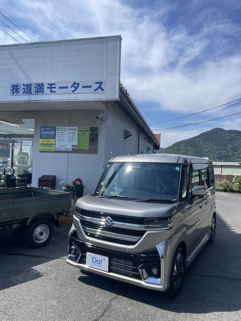 岡山県久米郡美咲町のお客様へ新車スズキスペーシアを御納車させていただきました。