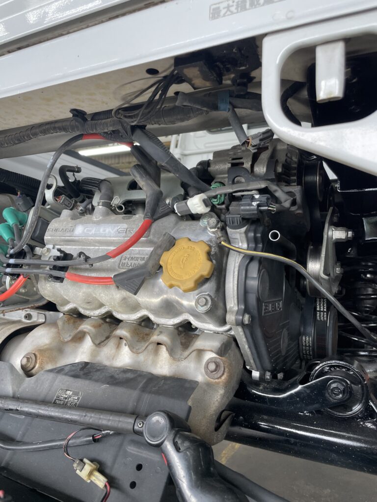 真庭市のお客様のスバルサンバートラックのタイミングベルト交換をさせていただきました。
